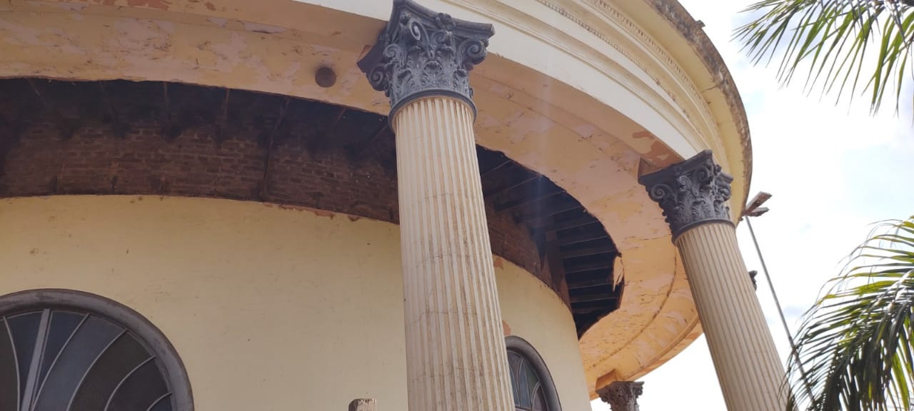Foto 8 de 8 — Capela do Cemitério São Bento segue se despedaçando e ficará fechada para mais um Finados